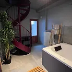 Como, Jacuzzi And Private Pool 펜션 블레비오