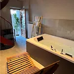 펜션 Como, Jacuzzi And Private Pool 블레비오
