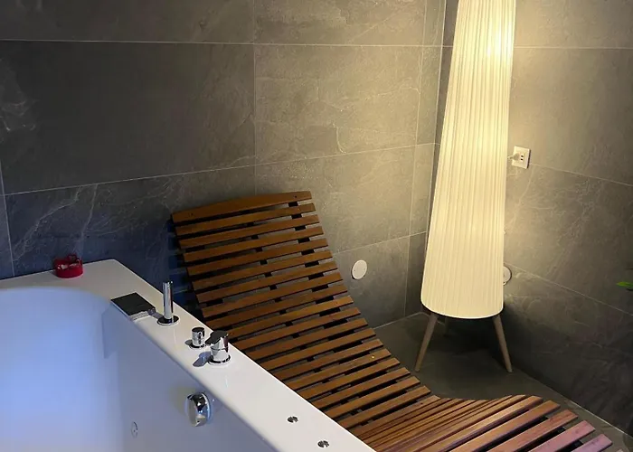 Σπίτι διακοπών Como, Jacuzzi And Private Pool *