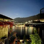 Como, Jacuzzi And Private Pool Holiday home